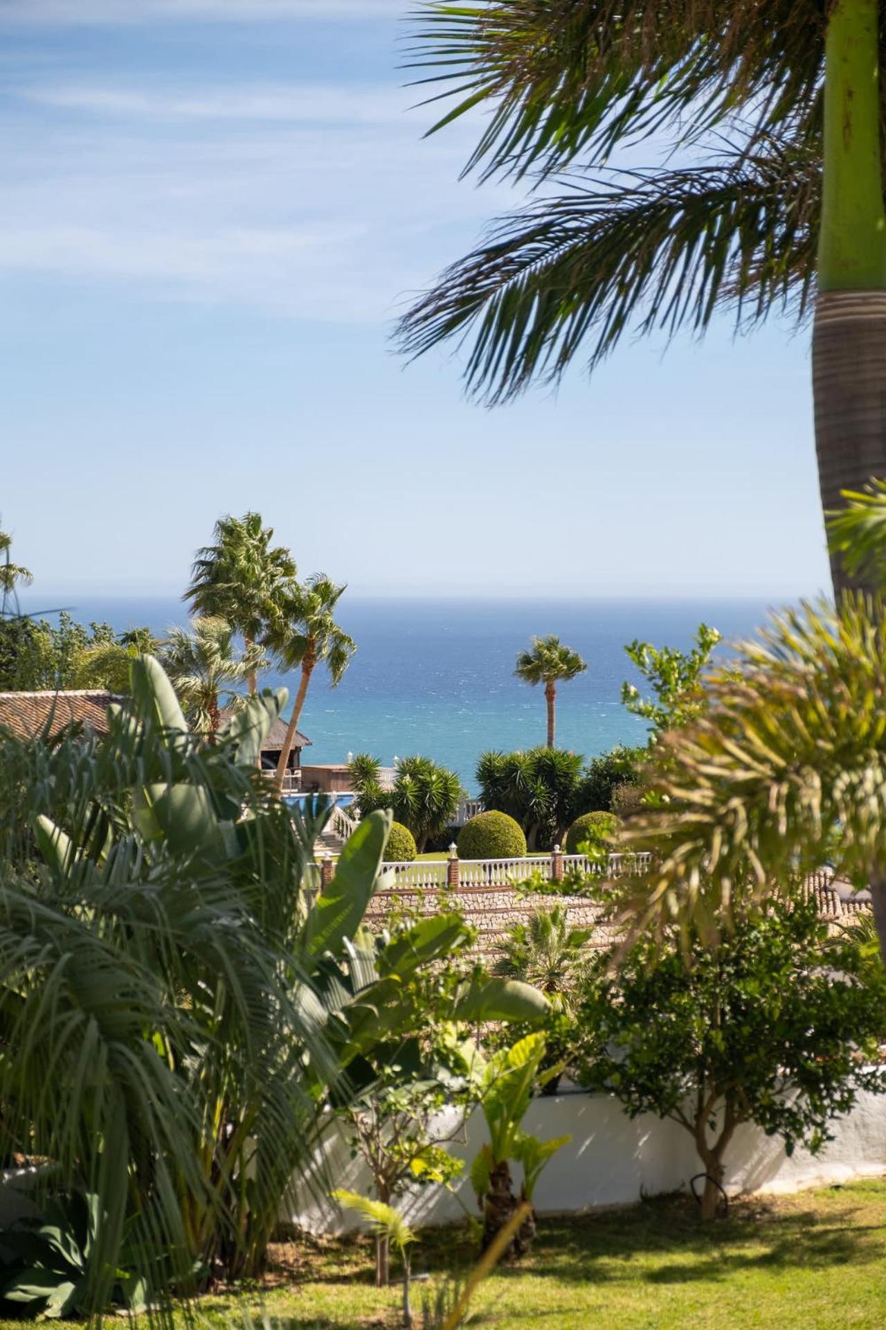 Bed & Breakfast In Villa Eden Palm Benalmádena Exterior foto