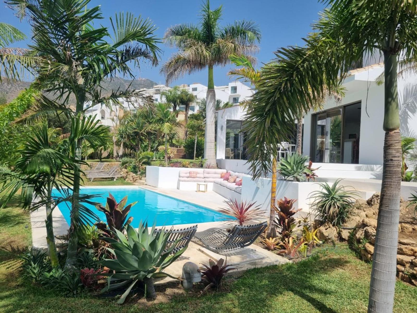 Bed & Breakfast In Villa Eden Palm Benalmádena Exterior foto