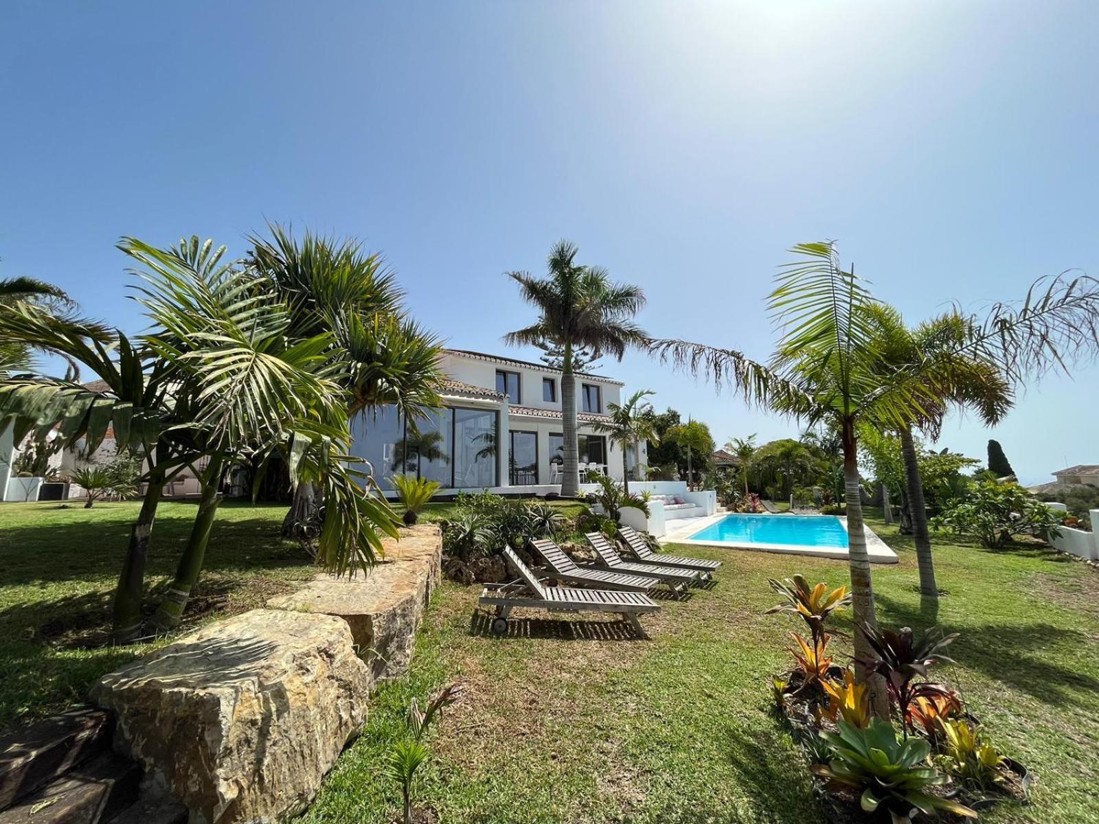Bed & Breakfast In Villa Eden Palm Benalmádena Exterior foto